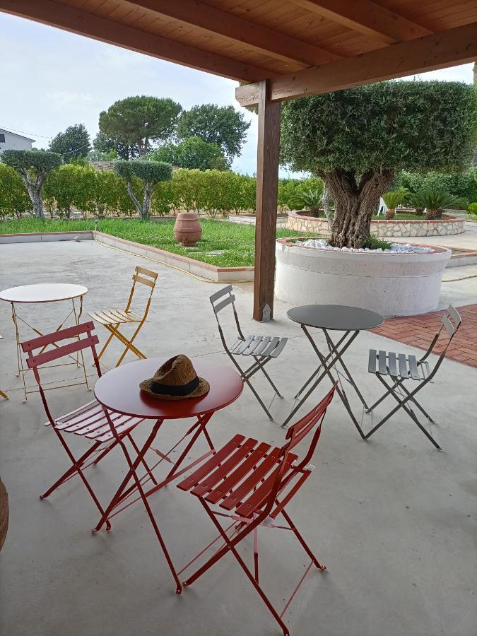 La Ricarda Dimora Di Campagna Panzió Paestum Kültér fotó